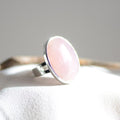 Bague "Amour" Ovale en Quartz Rose (réglable)