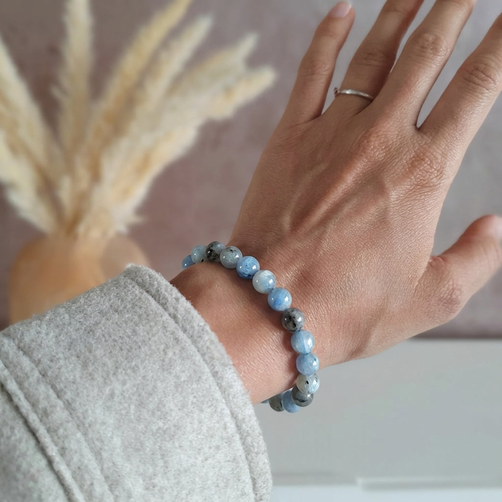 Bracelet "Accord" en Cyanite Bleue Naturelle Foncée