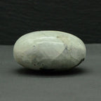 Galet "Féminité" en Pierre de Lune - lespierresdubienetre