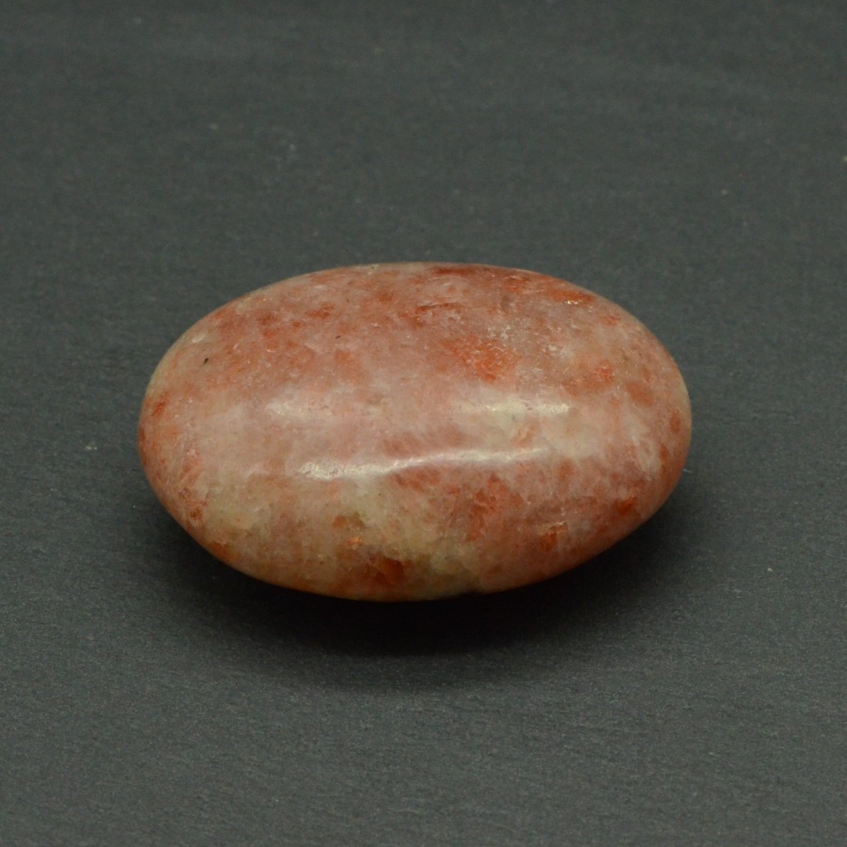 Galet "Optimisme" en Pierre de Soleil - lespierresdubienetre