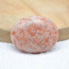 Galet "Optimisme" en Pierre de Soleil - lespierresdubienetre