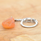 Porte-clés "Ancrage Doux" en Cornaline - lespierresdubienetre